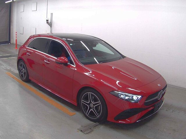 Mercedes Benz A180 AMG Line 2023 Red — WN 275