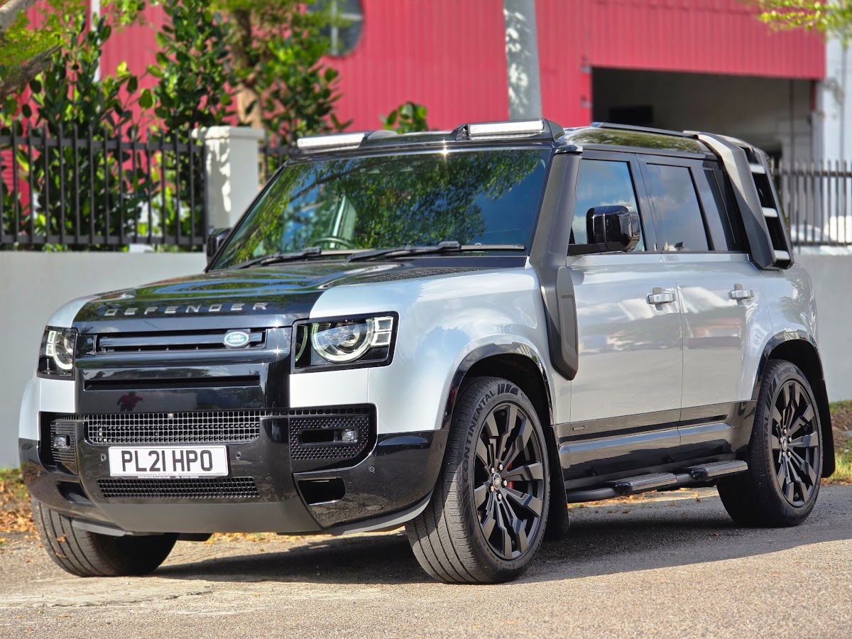 LAND ROVER DEFENDER P400 XS EDITION — SA 782