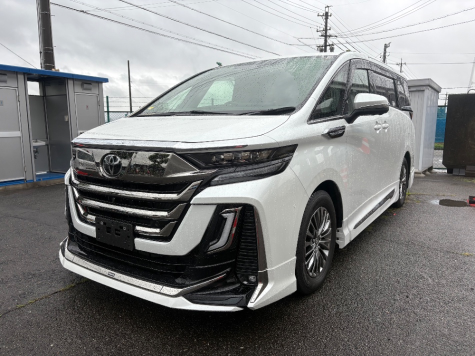 Toyota Vellfire 2.4 Z Premier 2023 White — DC 645