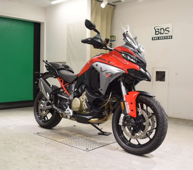 Ducati Multistrada V4S 2025 Red — SM 102