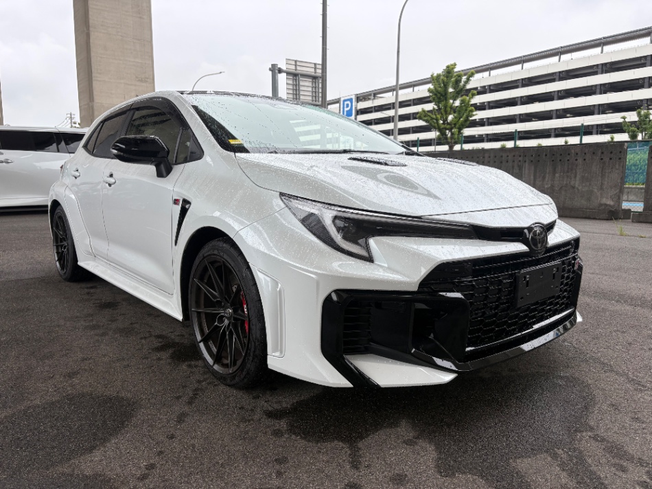 Toyota GR Corolla RZ AT 2025 White — DC 746