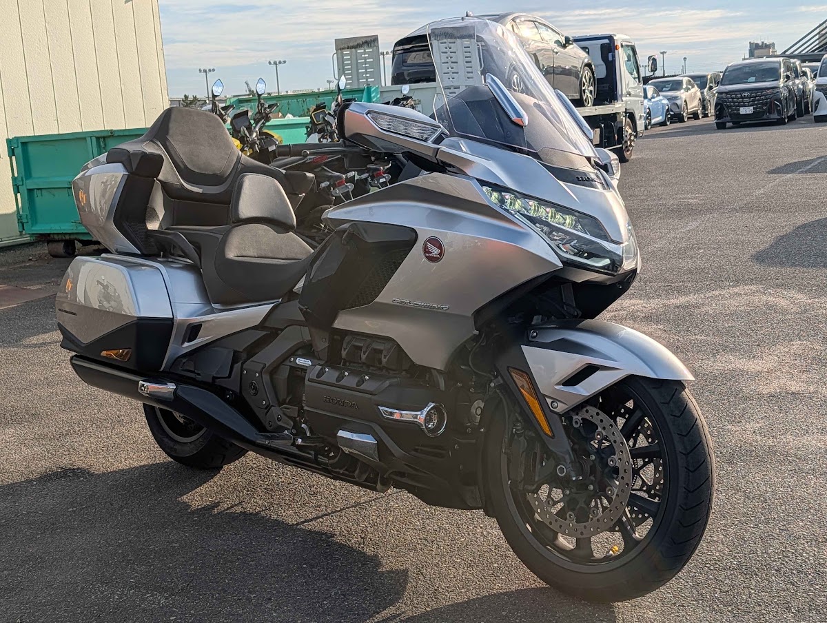 Honda Goldwing GL1800 DCT 2025 Silver — WM 135