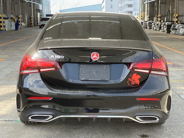Mercedes Benz A180 Style Sedan AMG Line 2021 Black — WN 25