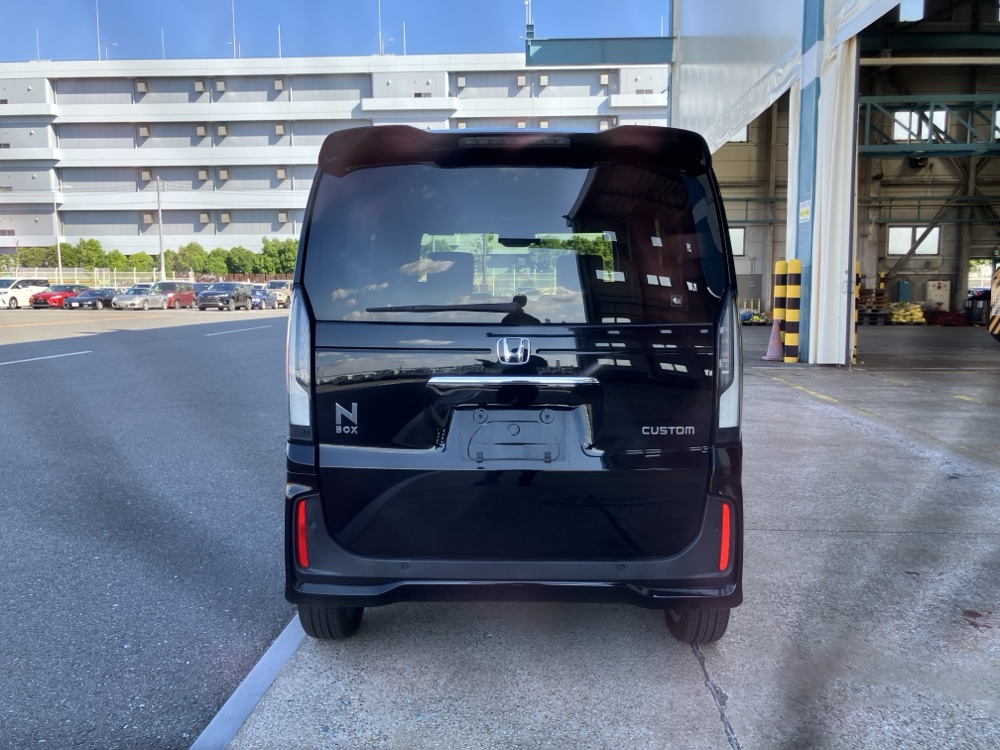 Honda Nbox Custom Turbo 2023 Black — EW 520
