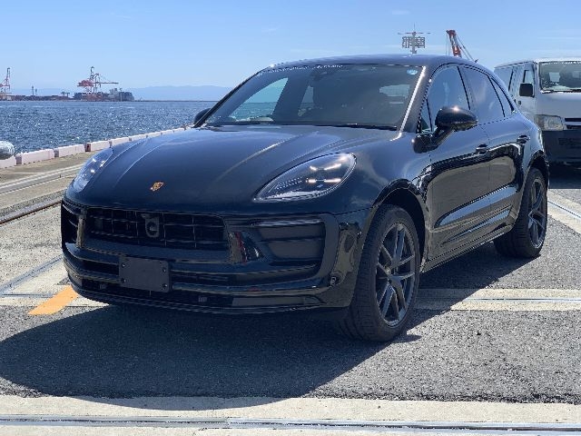 PORSCHE MACAN T BLACK — BM 2491