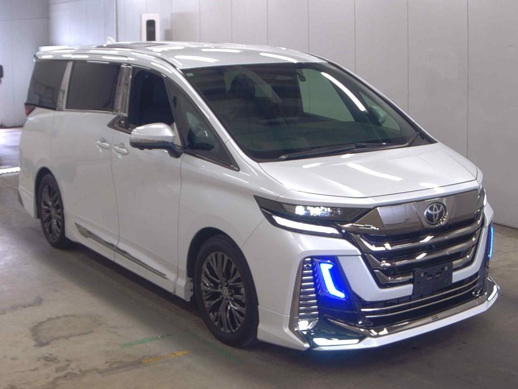 Toyota Vellfire 2.4 Z Premier 2024 White — EW 474