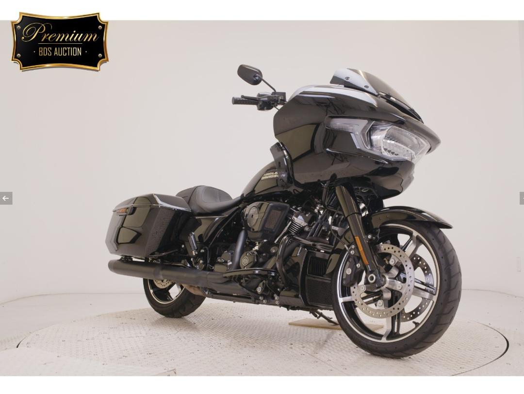 Harley Davidson Road Glide 2025 Black — WM 74