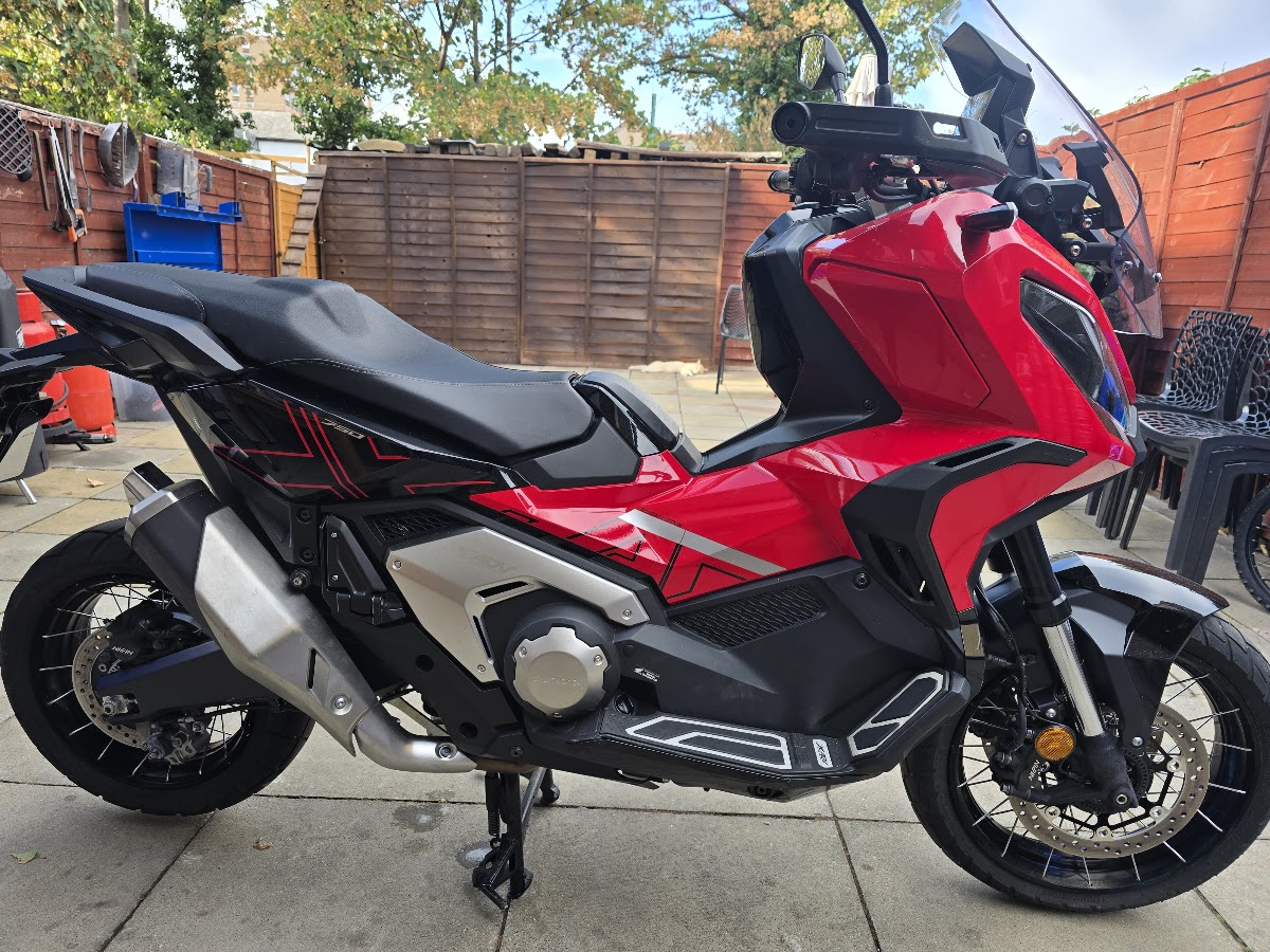 Honda X-ADV 2024 Red — WM 107