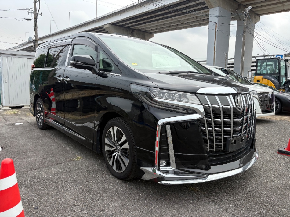 Toyota Alphard 2.5 SC 2022 Black — EW 600