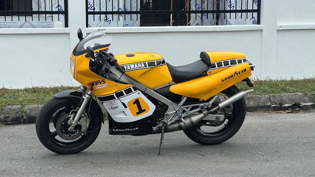 YAMAHA RZV500R — SM 97