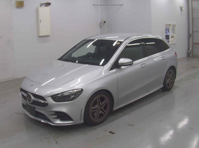 Mercedes Benz B180 AMG Line 2021 Silver — DD 253