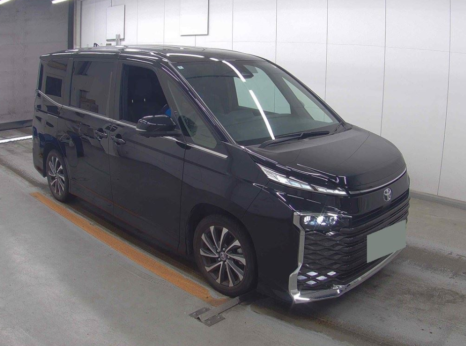 Toyota Voxy 2.0 S-Z 2024 Black — SA 2355
