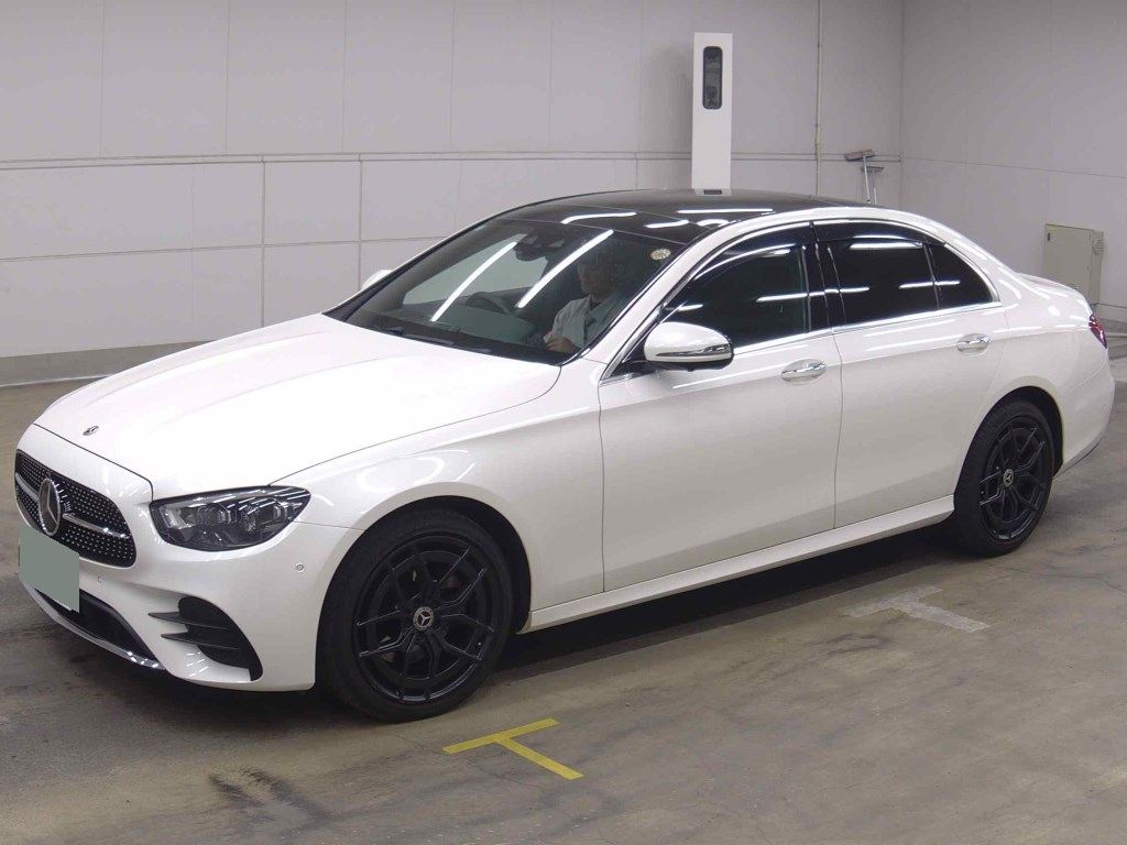 Mercedes Benz E200 4MATIC Sport BSG 2022 White — WN 264