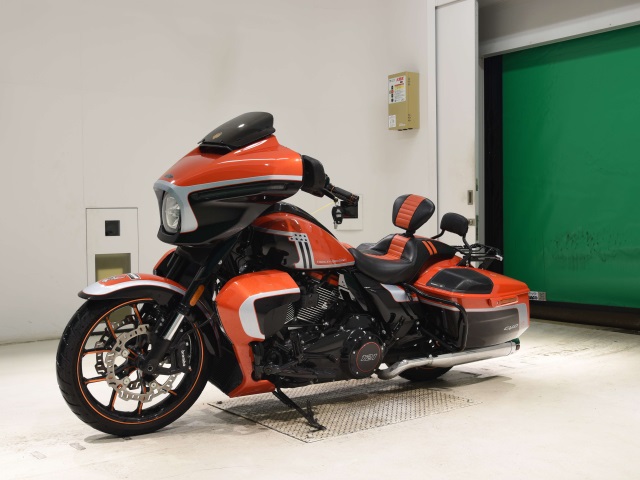 HARLEY DAVIDSON FLHXSE 1980 CVO STREET GLIDE — WM 148
