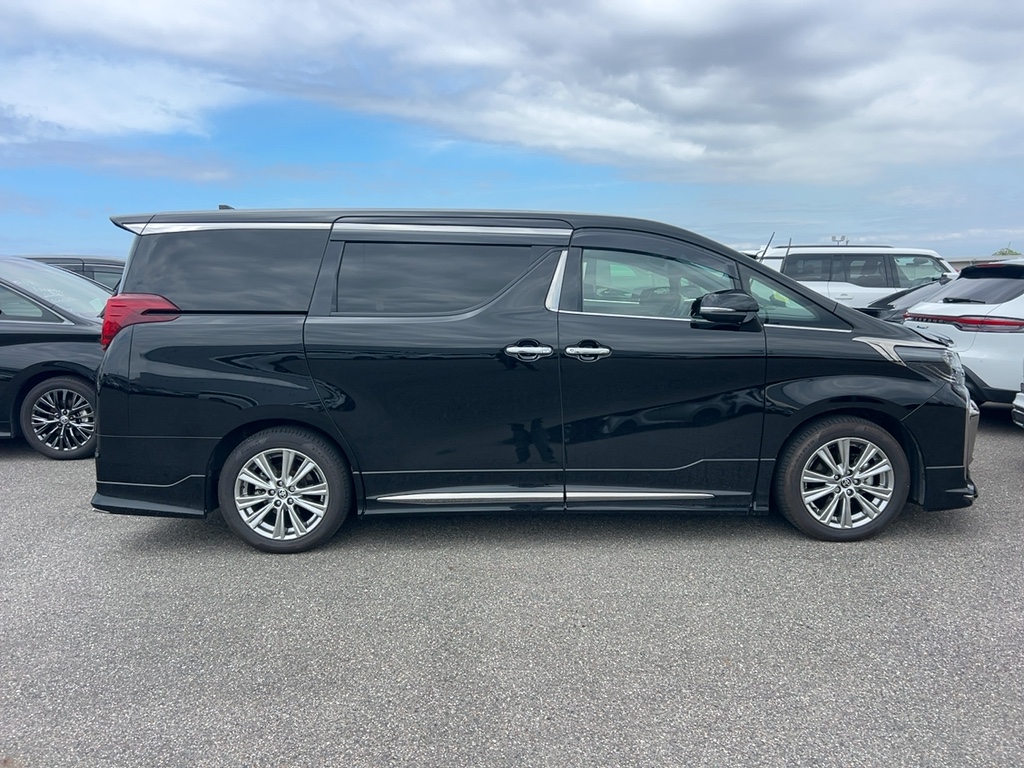 Toyota Alphard 2.5 S Type Gold III Sunroof 2022 Black — AFC23