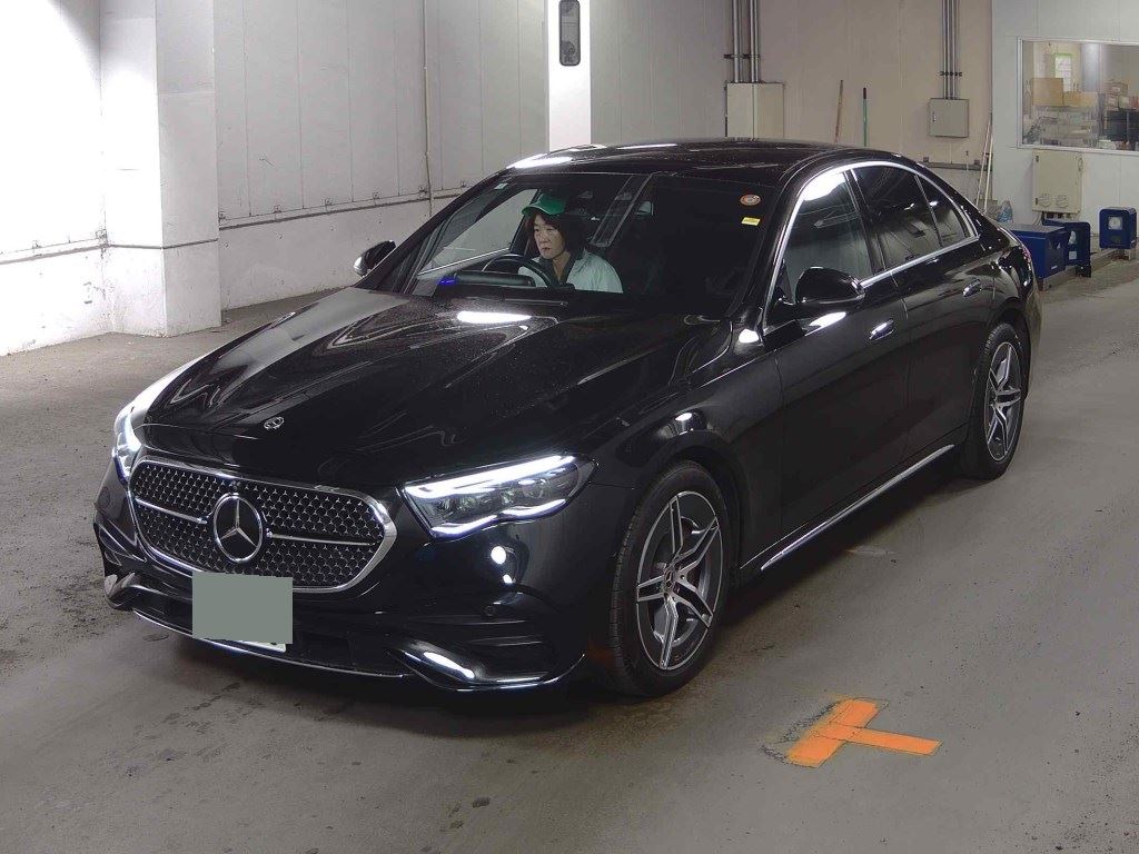 Mercedes Benz E200 Avangarde Isg 2024 Black — AM 482