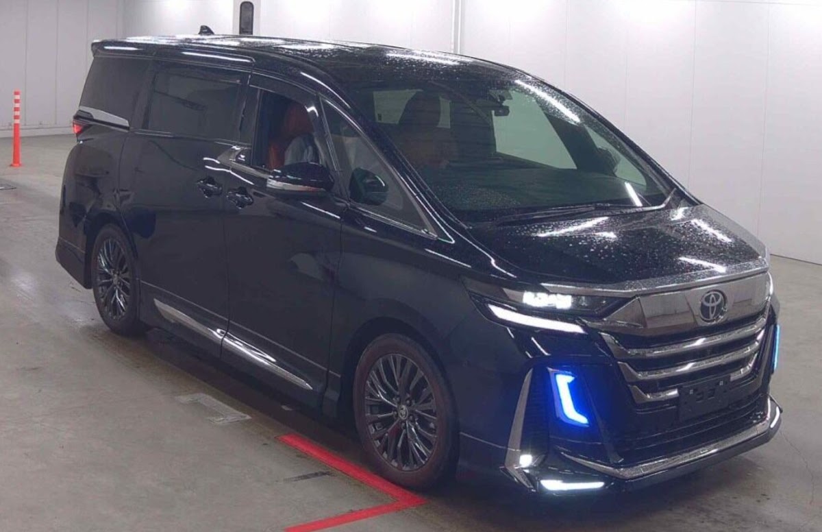 Toyota Vellfire 2.4 Z Premier 2025 Black — DD 288