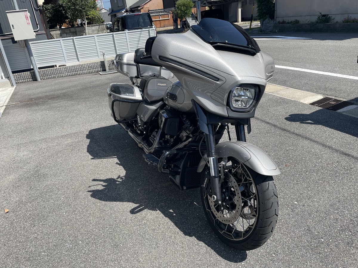 HARLEY DAVIDSON CVO STREET GLIDE 121 — SM 83