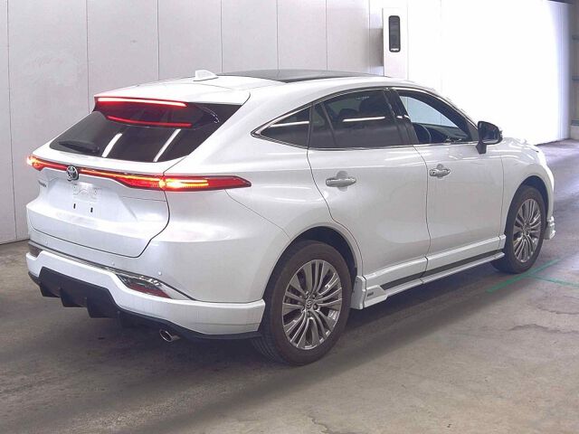 Toyota Harrier 2.0 Z Leather Pckg 2023 White — DD 270