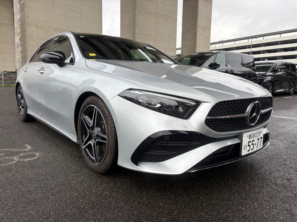 MERCEDES BENZ A180 SEDAN AMG LINE — BM 2457