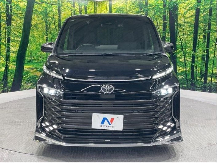 Toyota Voxy 2.0 S-Z 2022 Black — SA 2426