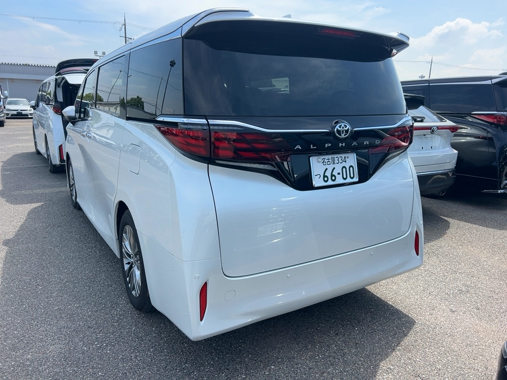 Toyota Alphard 2.5 Z 2023 White — DC 704