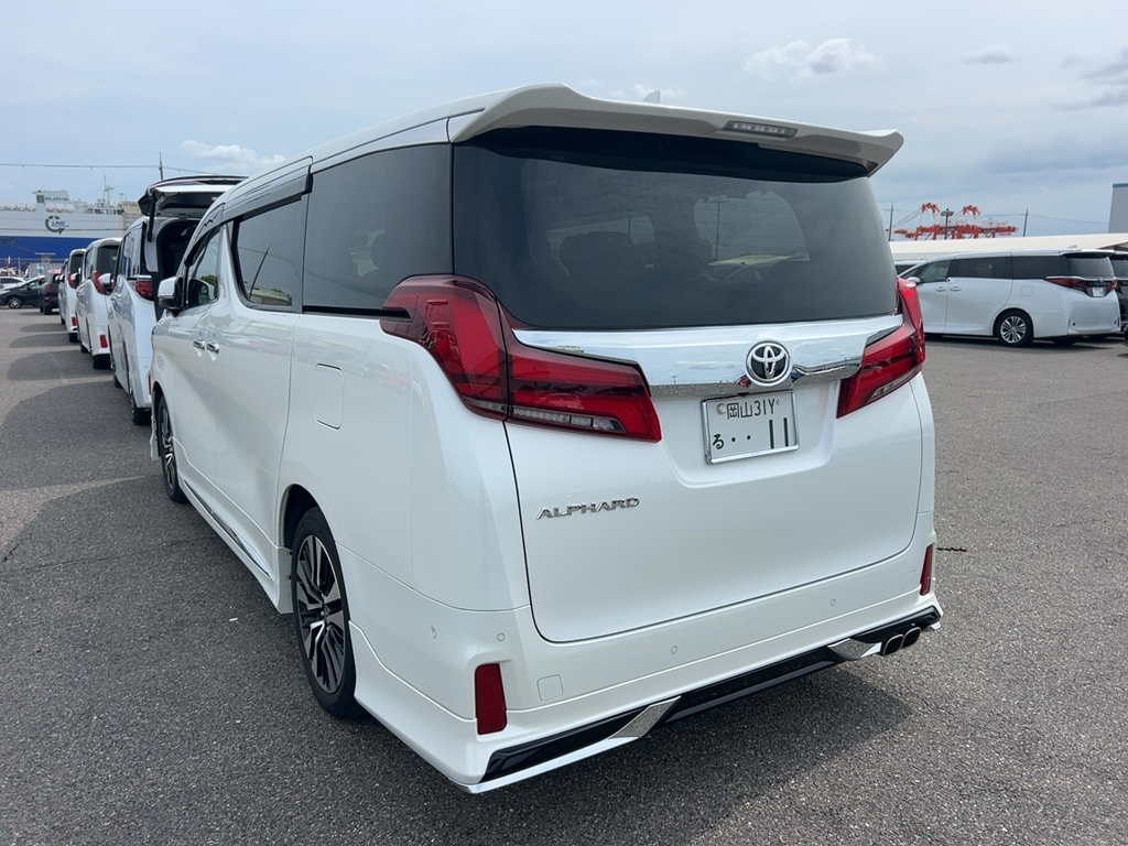 Toyota Alphard 2.5 SC 2022 White — SA 2317