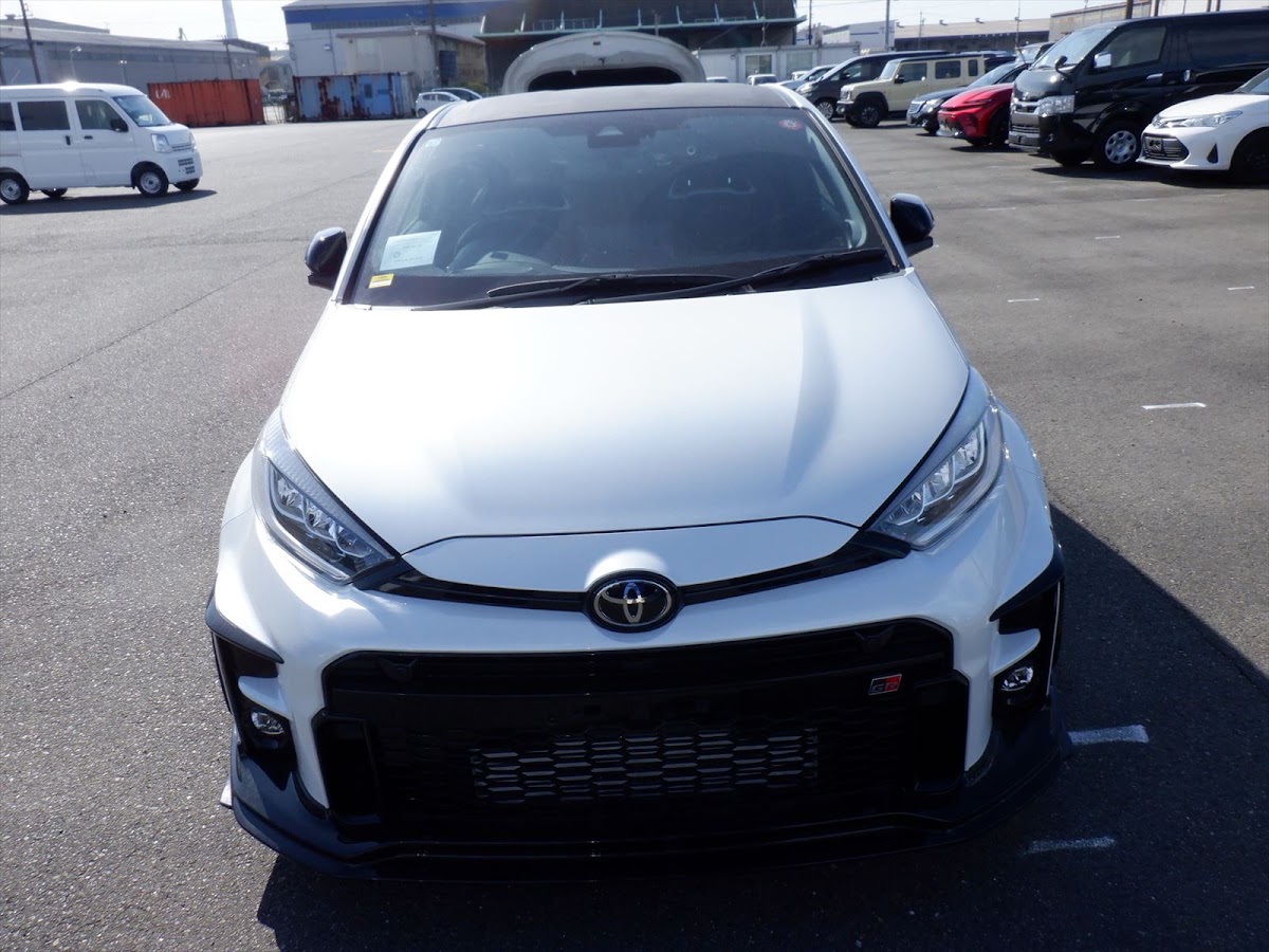 Toyota GR Yaris RZ High Performance MT 2023 White — PS 540