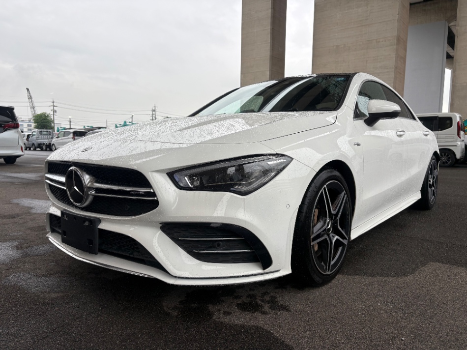 Mercedes Benz CLA35 4MATIC 2022 White — SA 2399