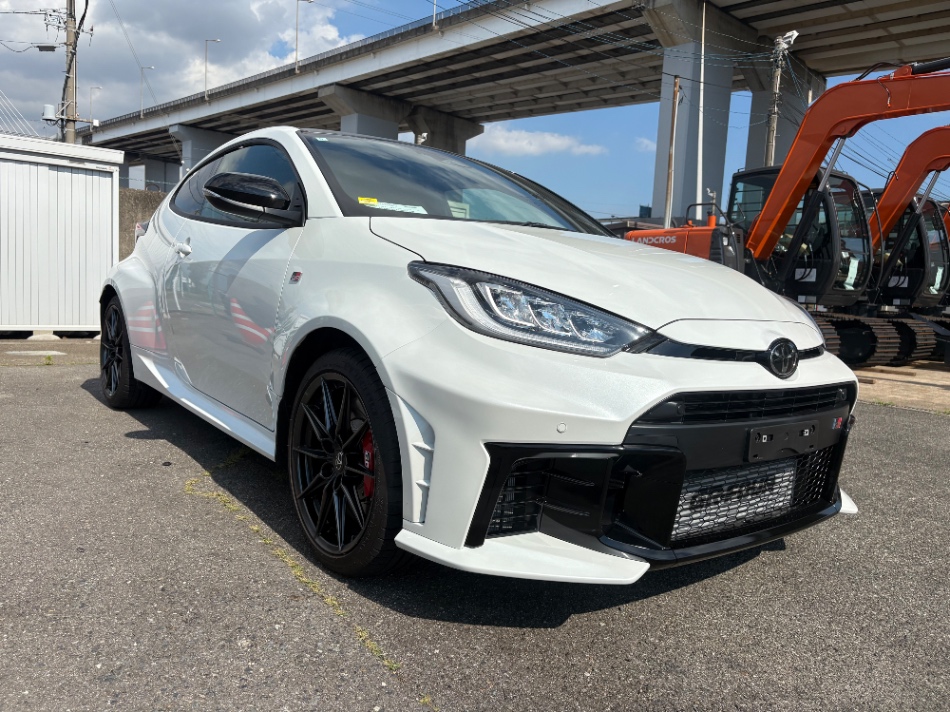 Toyota GR Yaris RZ High Performance AT 2024 White — BM 2394