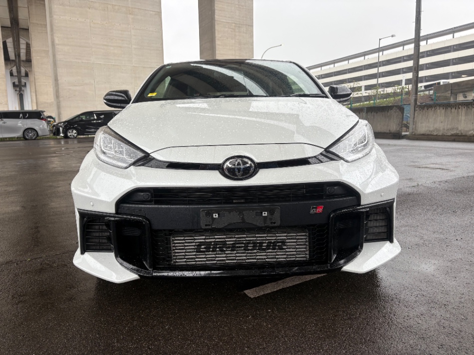 Toyota GR Yaris RZ High Performance AT 2024 White — PS 621