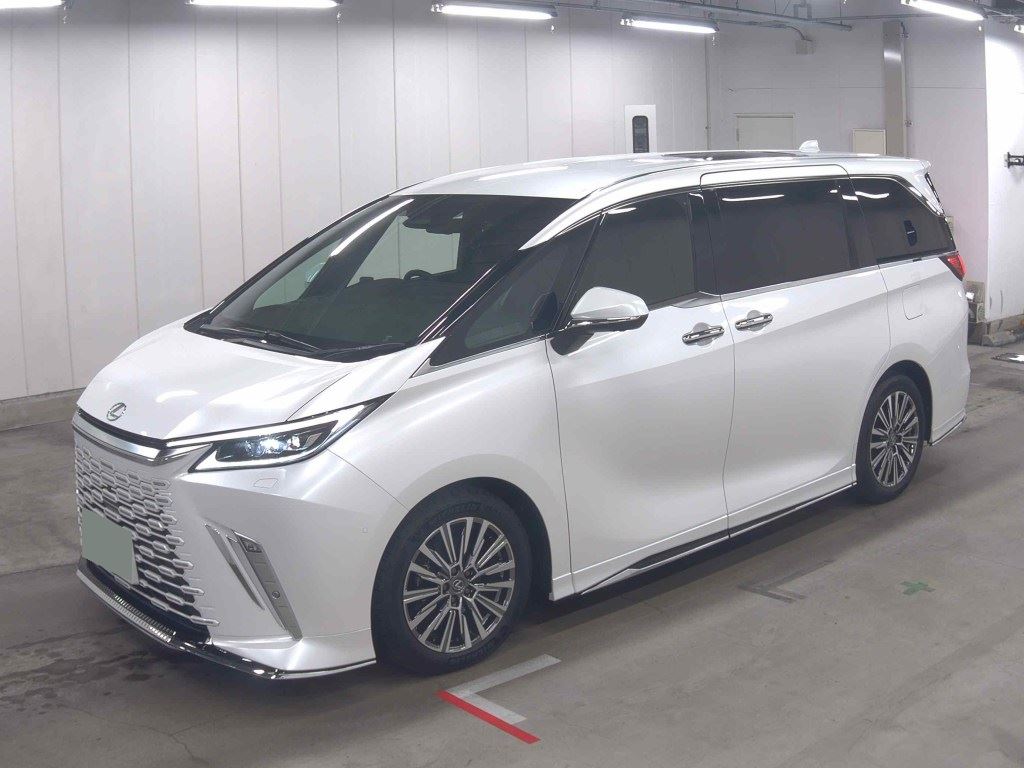 LEXUS LM500H VERSION L — DC 608