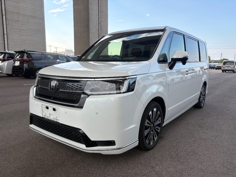 Honda Stepwagon E:HEV Spada Premium Line 2023 White — EW 569