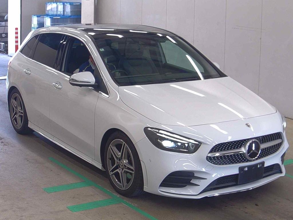 Mercedes Benz B180 AMG Line 2022 White — DC 626