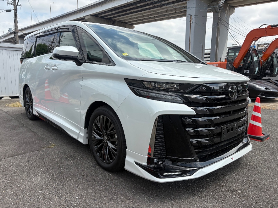 Toyota Vellfire 2.4 Hybrid Z Premier 2024 White — EW 581