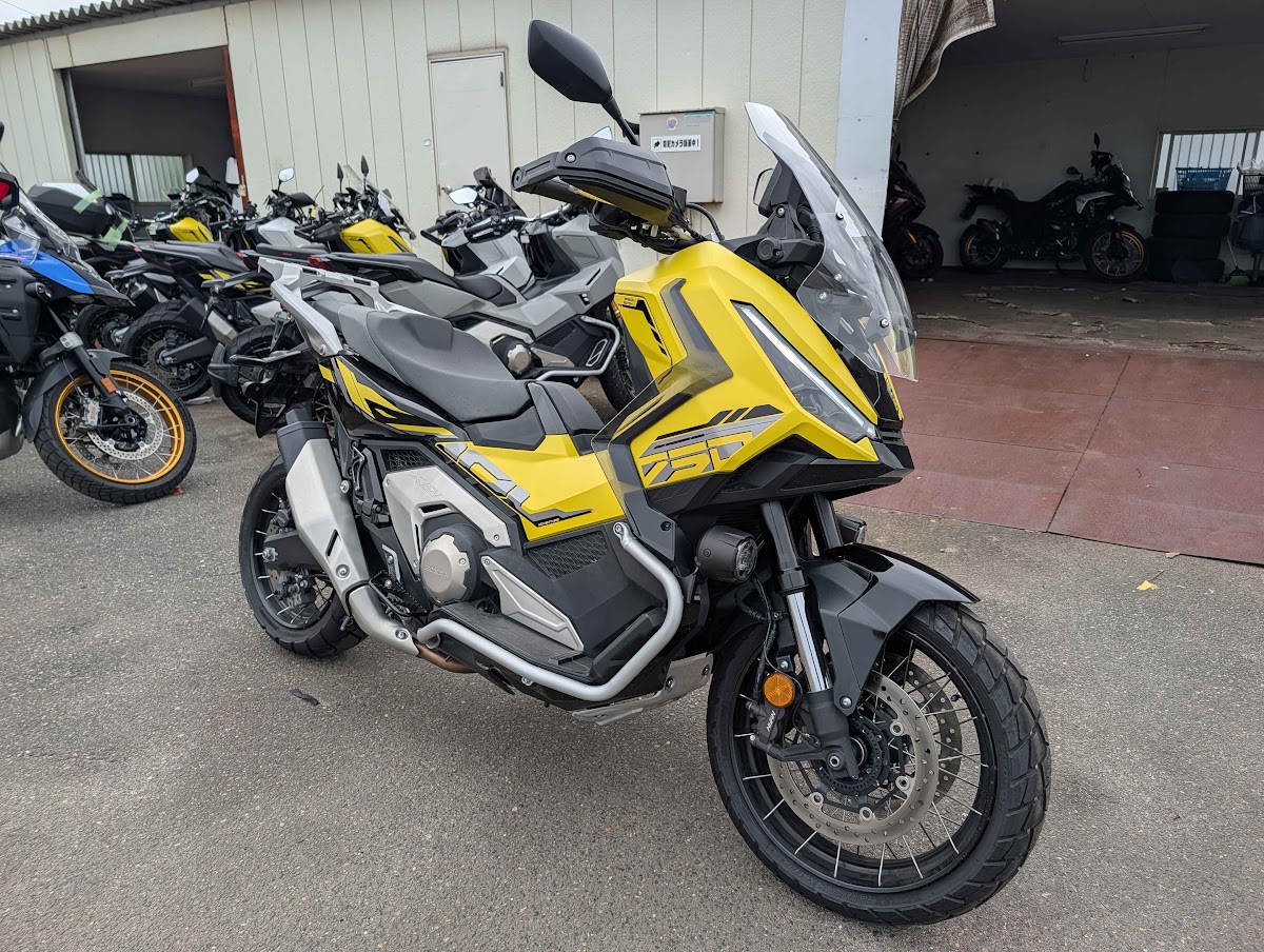 Honda X-ADV V3 2025 Yellow — SM 120