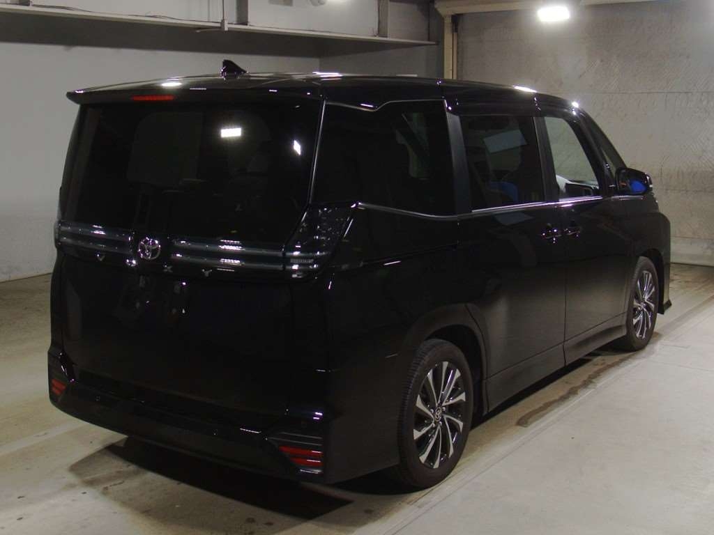 TOYOTA VOXY 2.0 S-Z (7 SEATER) — EW 513