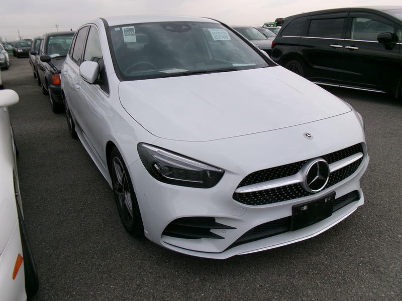 Mercedes Benz B180 AMG Line 2021 Pearl — IZ 03