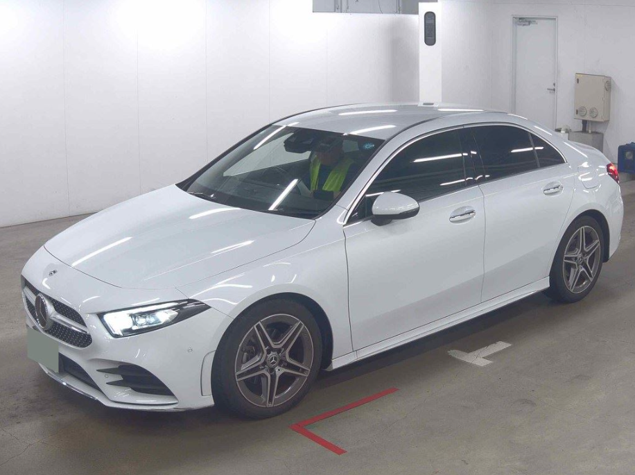 Mercedes Benz A180 Style Sedan AMG Line 2023 White — EW 524