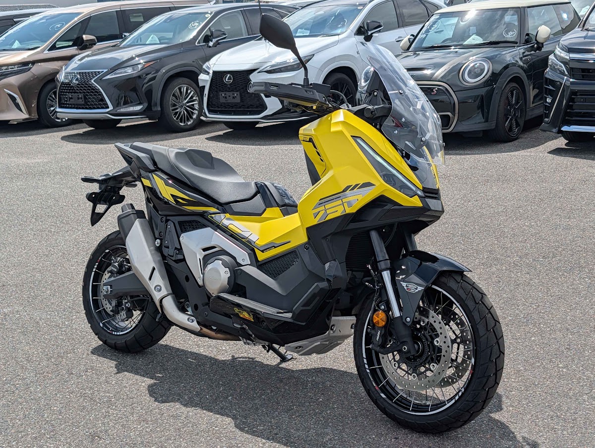 Honda X-ADV V3 2025 Yellow — WM 121