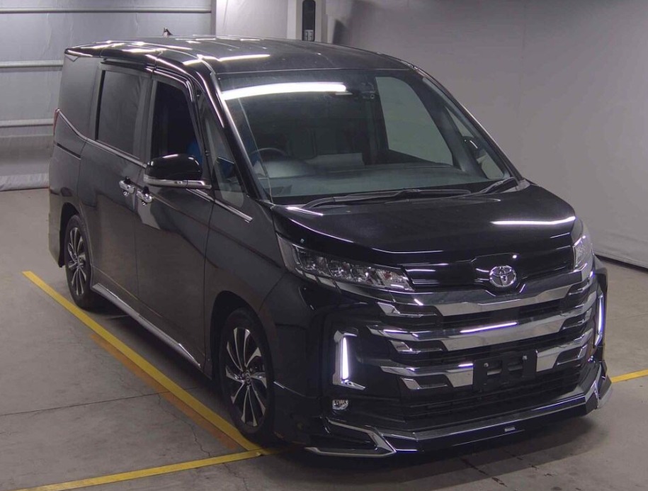 Toyota Noah 2.0 S-Z 2023 Black — SA 2265