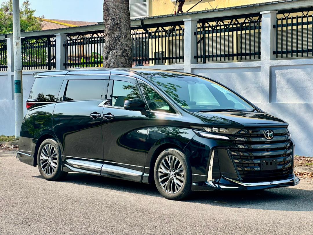 Toyota Vellfire 2.4 Z Premier 2023 Black — BMZ161