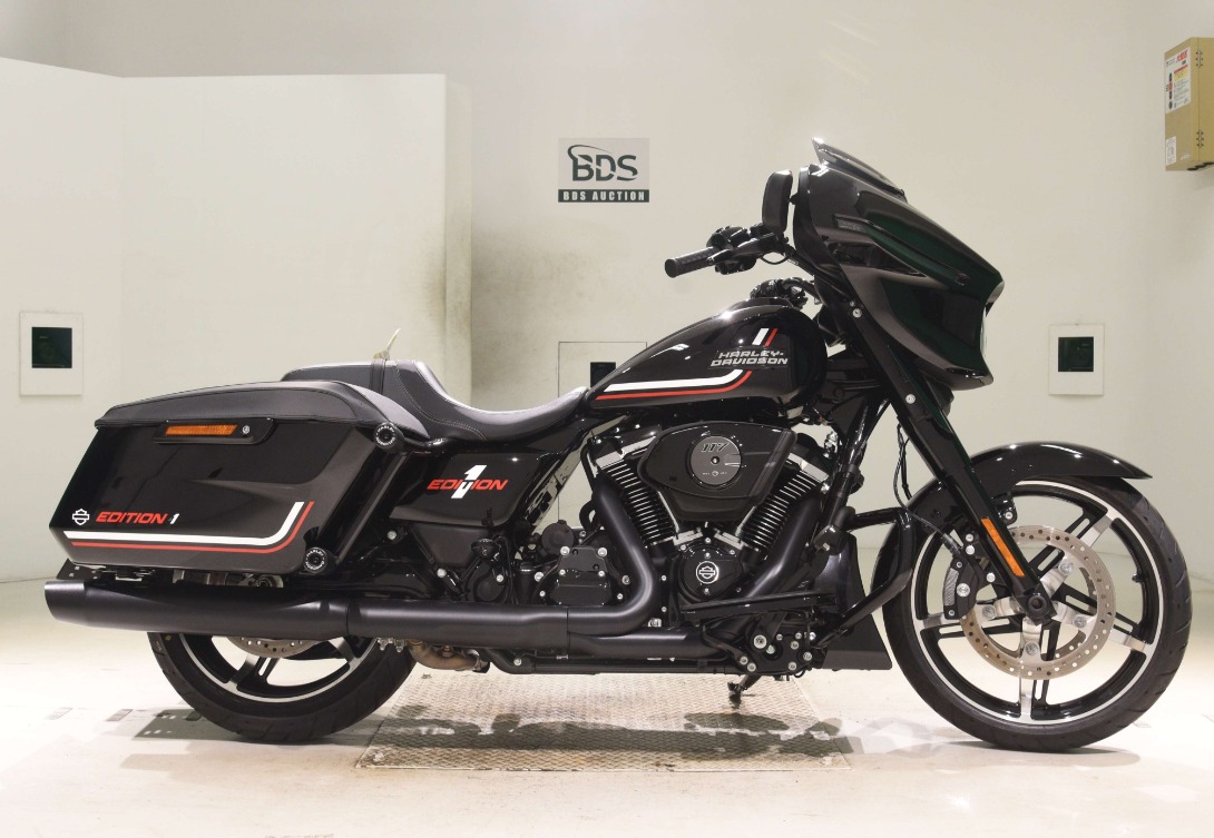 HARLEY DAVIDSON STREET GLIDE 117 EDITION ONE — WM 93