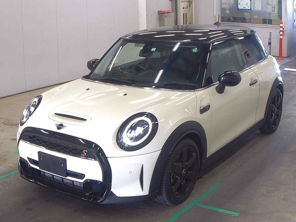MINI COOPER S PREMIUM PLUS LINE — DC 585