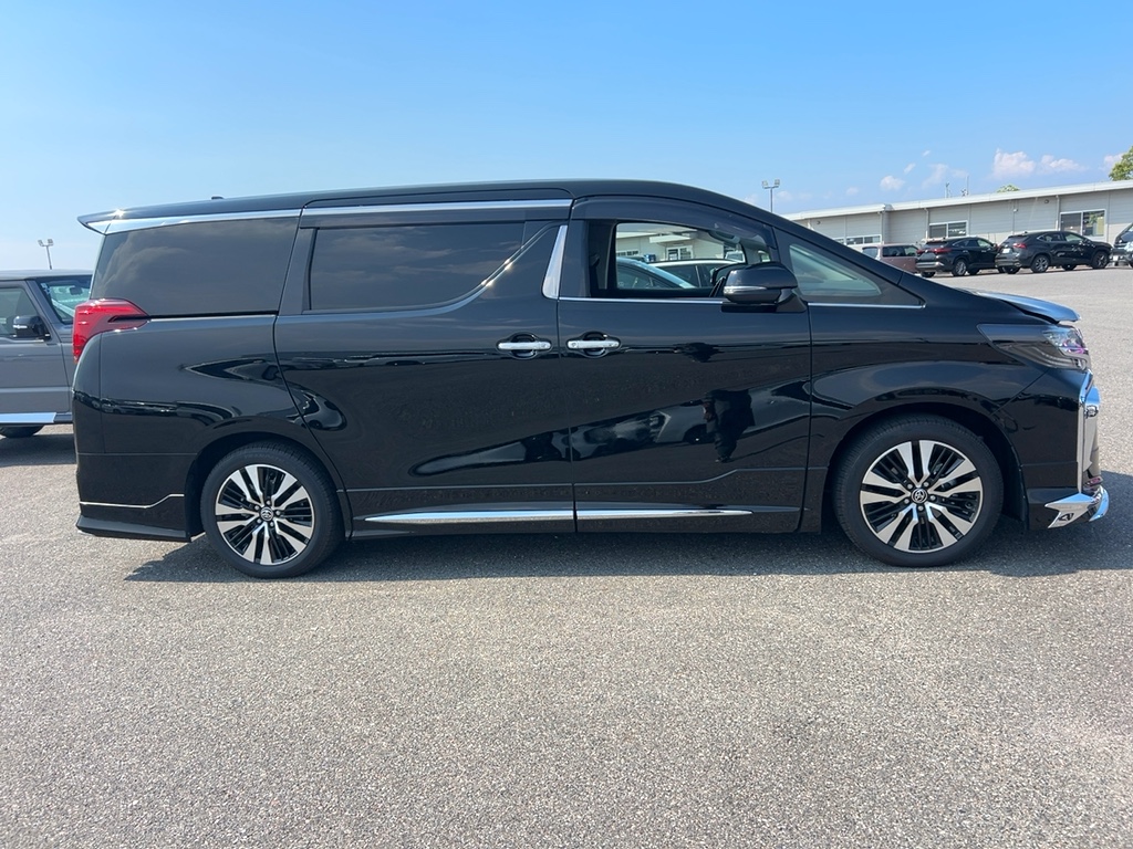 Toyota Alphard 2.5 SC Package Sunroof 2022 Black — BMD367