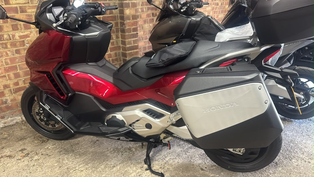 Honda Forza 2024 Red — WM 86