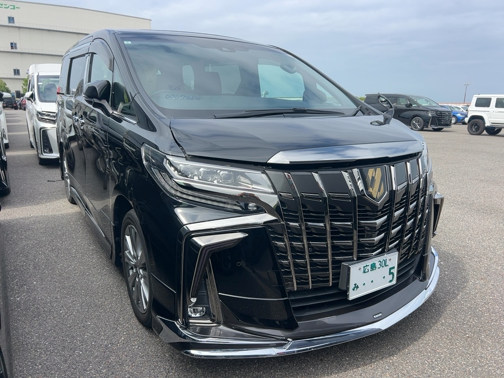 Toyota Alphard 2.5 S Type Gold II Sunroof 2022 Black — BMD370