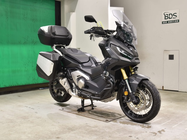 HONDA X-ADV V2 — WM 159