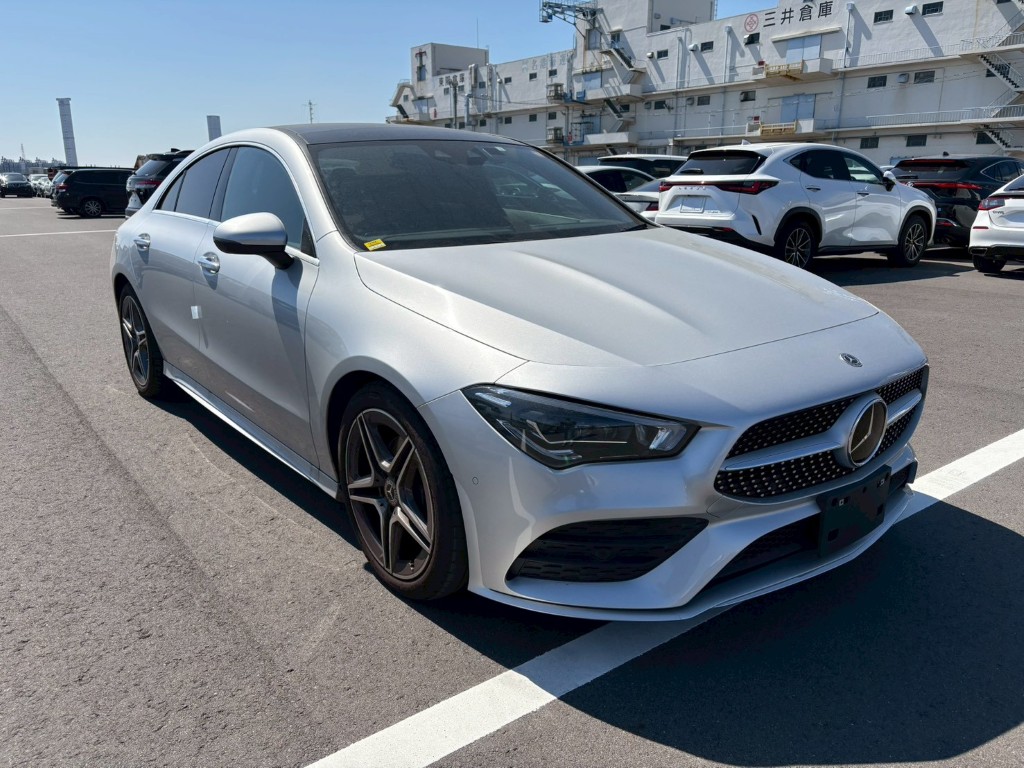 Mercedes Benz CLA180 AMG Line 2023 Silver — SA 1989