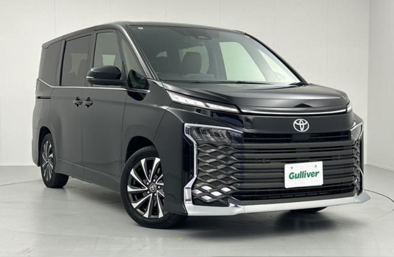Toyota Voxy 2.0 S-Z 2022 Black — BM 2339